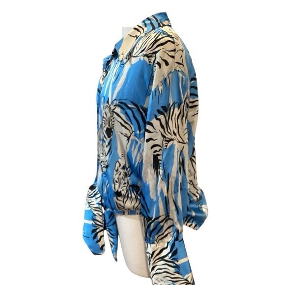 Zebra print satin blouse size Medium - Picture 5 of 12